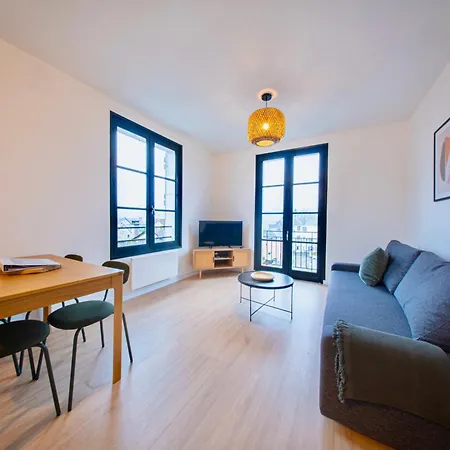 Les Maisons Des Pyrenees - Lourdes * Saint-Pe-de-Bigorre